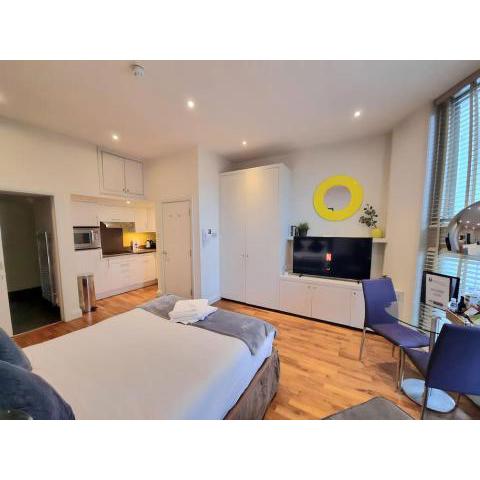 New Fabulous Notting Hill spacious Studio