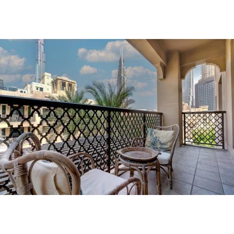 New! Luxury Downtown Apt Burj View & Terrace