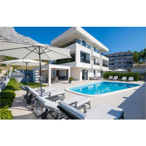 Nice apartment in Baska Voda with 1 Bedrooms, Heated swimming pool and Swimming pool