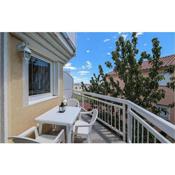 Nice apartment in Kastel Luksic with 2 Bedrooms and WiFi