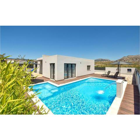 Nice home in Split with 4 Bedrooms, WiFi and Outdoor swimming pool