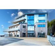 No 3 Ocean Cabins Disabled Room - Saundersfoot Harbour - Saundersfoot