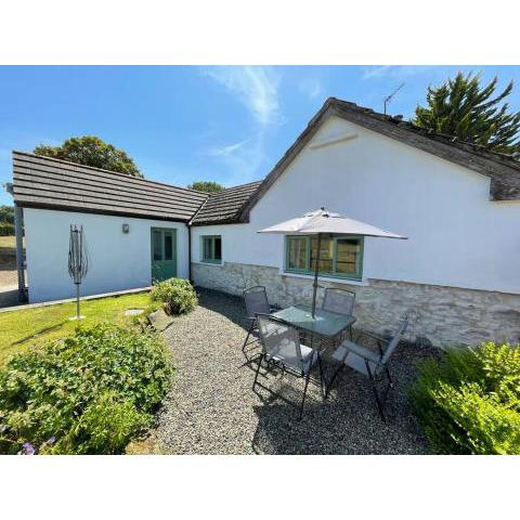 Oaktree Cottage, West Atheston Farm