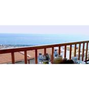 Ocean View Apartment over Los Cristianos, Playa las Vistas