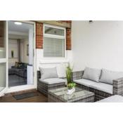 Oliverball Serviced Apartments - Milton Heights - Modern 2 bedroom apartment with terrace in Portsmouth