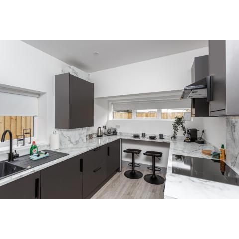 Oliverball Serviced Apartments - Wainscott Terrace - Modern 2 bedroom house in Portsmouth