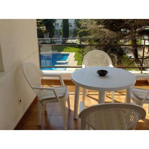 One bedroom appartement at Lloret de Mar 500 m away from the beach with city view shared pool and terrace