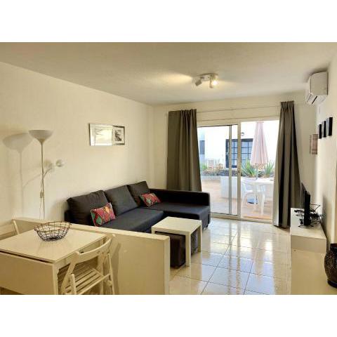 One bedroom appartement with shared pool and furnished terrace at Corralejo 1 km away from the beach