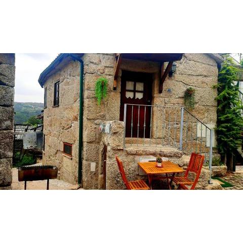 One bedroom house with balcony and wifi at Lindoso