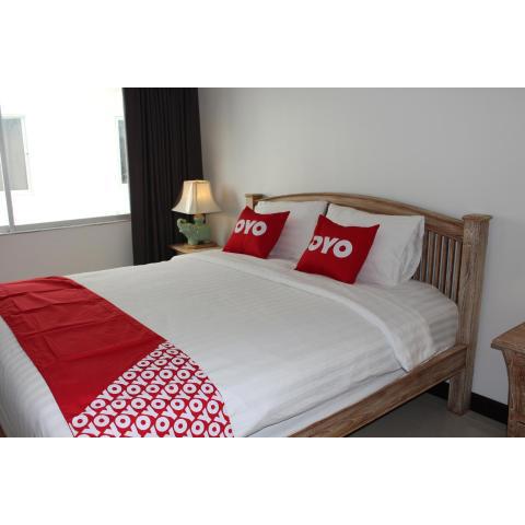 OYO 75409 Premium The Family Hotel