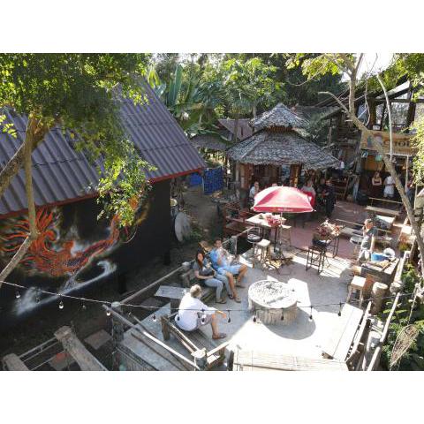 Pai River Jam Hostel & Campground