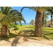 Palm Beach Paradise - Private access to the beach