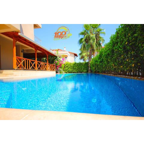 Paradise Town Villa Hadrian 100 MBPS free wifi