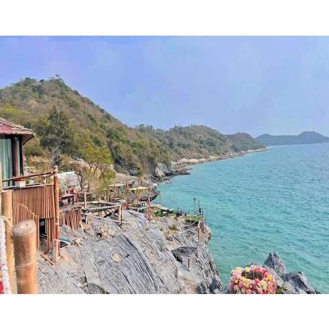 Pareehut Resort Koh Sichang