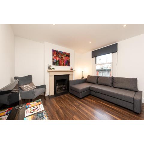 Parkside London Apartment (SS3)