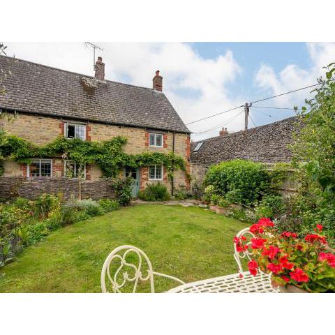 Pass the Keys Charming 18th century stone cottage