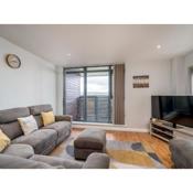 Pass the Keys Stylish Watford Apartment Sleeps 7 with Parking