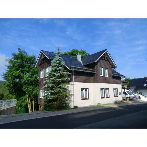 Pension Oberhof 810 M