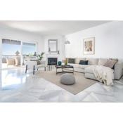 Penthouse 2 levels 240 m2 - with panoramic view of Marbella, ocean & mountains!