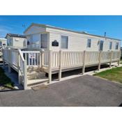 PG49 8 BERTH PET FRIENDLY CARAVAN GOLDEN PALM