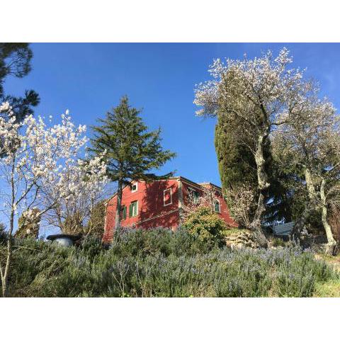 Piccola casa toscana con vista mozzafiato ed idromassaggio