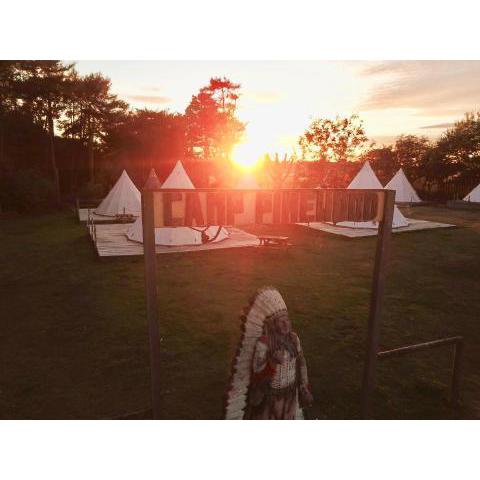 Pinewood Park - Tipis, Hot Tubs and Lodges