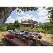 Pleasant Villa in Apecchio with Swimming Pool