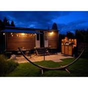 Poachers Hut at Keepers Cottage - Hot Tub & Pizza Oven - Trossachs