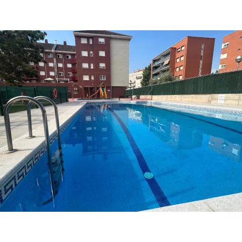 POOL AND CONFORT. Apartamento de 3 habitaciones .