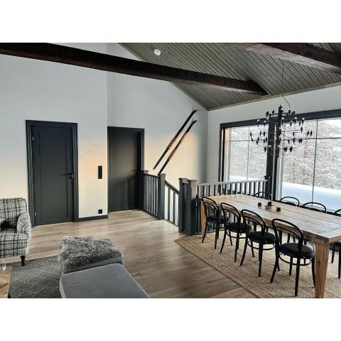 Porthos Ski Lodge