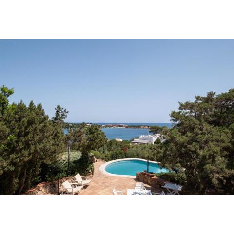 [PORTO CERVO CENTRO]VILLA CON PISCINA E PRIVACY E VISTA