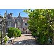 Poxwell Manor West Wing - Exclusive Dorset Retreat