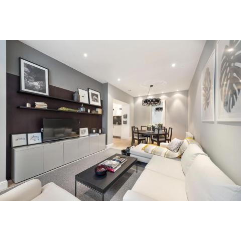 Prime Knightsbridge Mews - 4 bed House