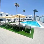 Puerto Del Carmen AirConditioned 2bed poolside apt