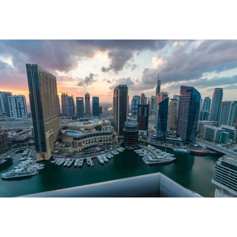 Quintessential Quarters - Breathtaking 29th Floor Views