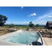 Rattlebeck Farm Cottage and Hot Tub PET FRIENDLY