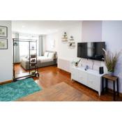 REEF7 - Modern central flat, 5 mins from beach, centre and Bournemouth International Centre