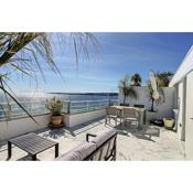 REF 1769 - Penthouse with breathtaking views of the sea and Lerins Islands