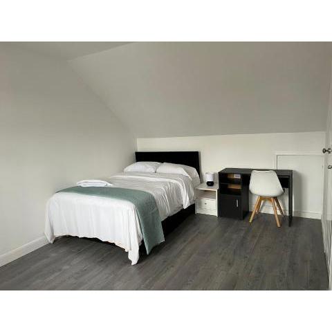 Remarkable 1-Bed Studio Apartment in Redbridge