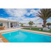 Remarkable 2-Bed Villa in Playa Blanca