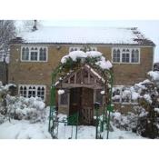 Remarkable 3 Bed Cottage in Bath