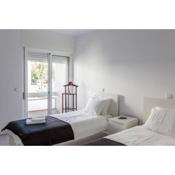REMODELED APARTMENT IN THE CITY CENTER. (FARO)