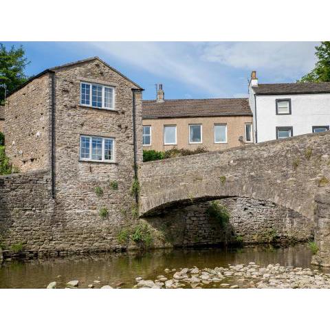 Riverbank Cottage