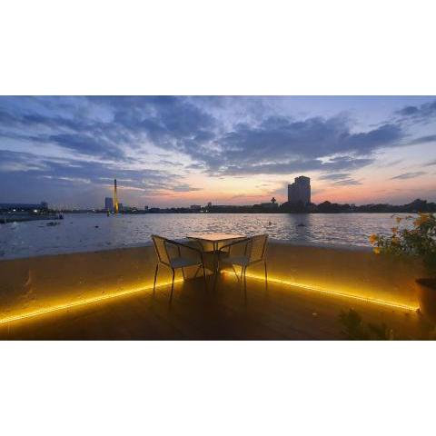 Riverfront house/Chao phraya river/Baan Rimphraya