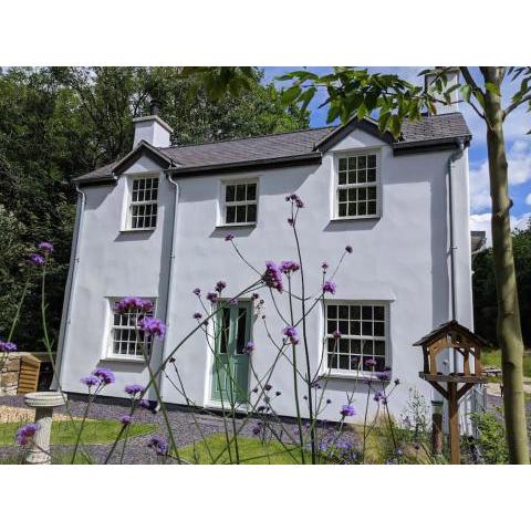 Riverside cottage walking distance into Caernarfon