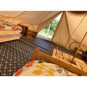 Roaches Retreat Eco Glampsite - Rocky Reach Bell Tent