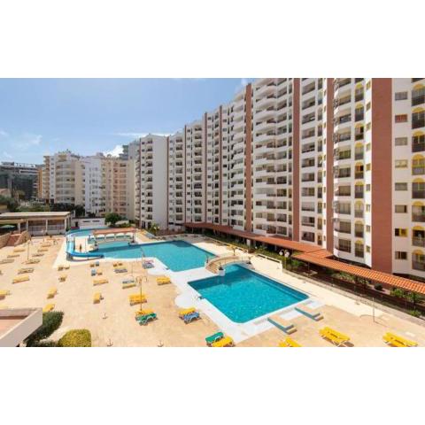 Rocha Apartment Club