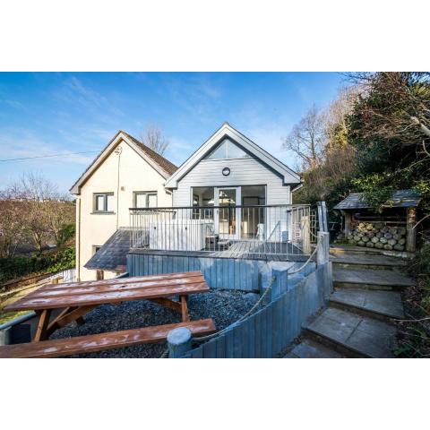 Rock Cottage - 3 Bedroom Holiday Home - Fishguard