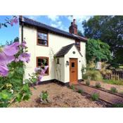Rose Cottage, 2 Bedroom Cottage with character, near Southwold