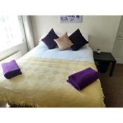 Rowe Gardens - Self Catering - Guesthouse Style - Comfortable Twin or Double Rooms - Quiet Residential Area